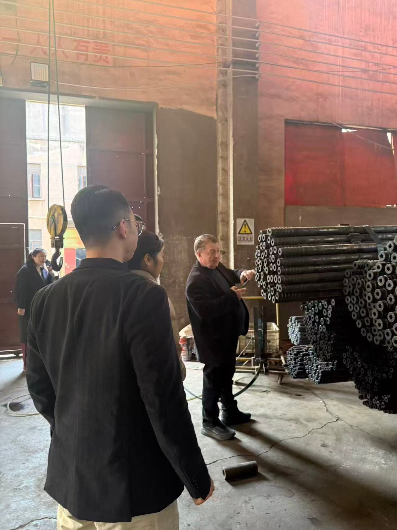 A Long-Term Customer from Russia Visits Our Factory for Quality Inspection of Repeat Order Products